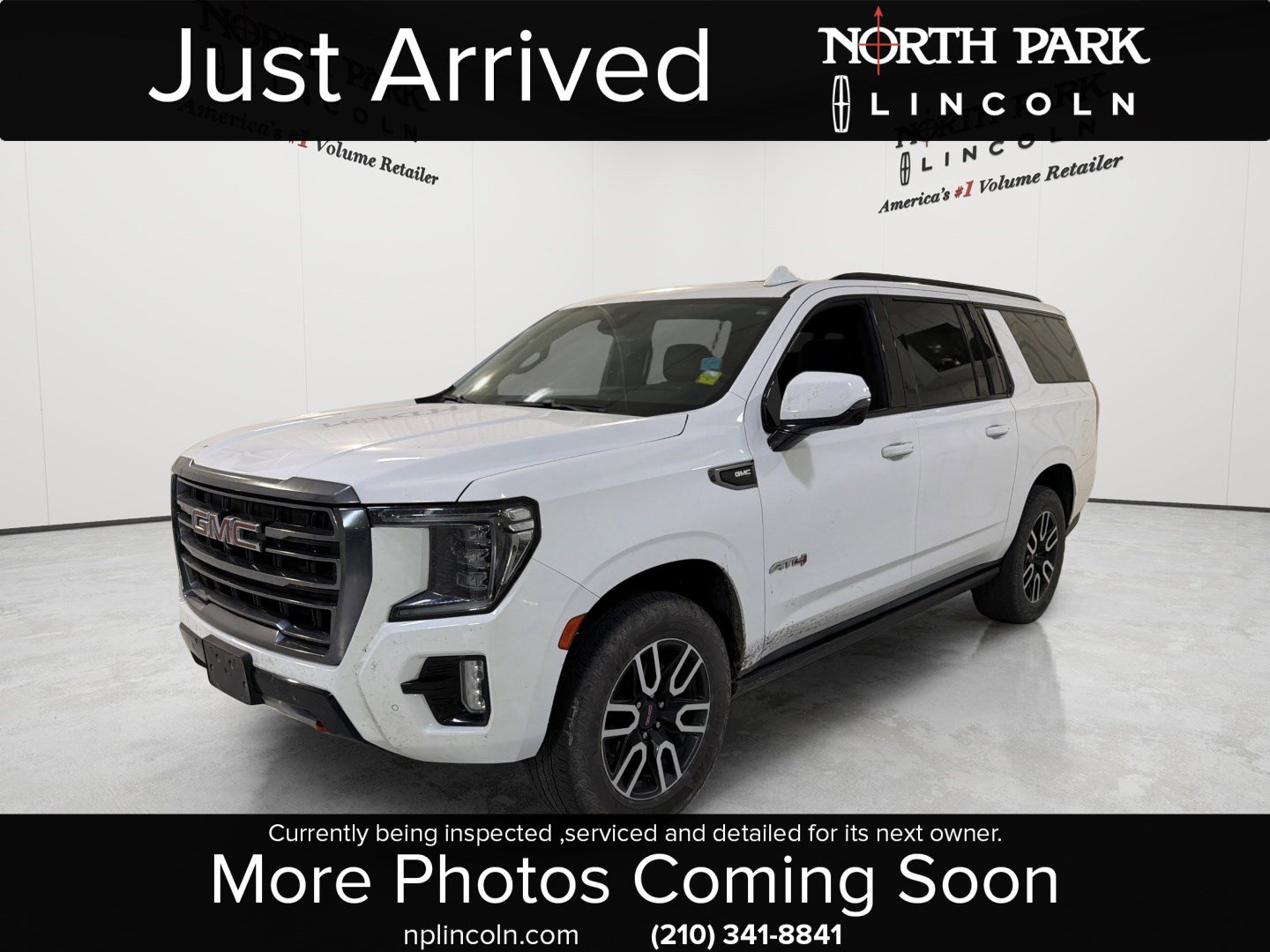 Used 2023 GMC Yukon XL AT4 AWD/4WD image 1