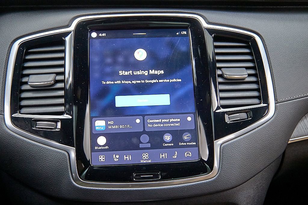 Certified 2023 Volvo XC90 T8 Ultimate w/ Protection Package Premier image 33