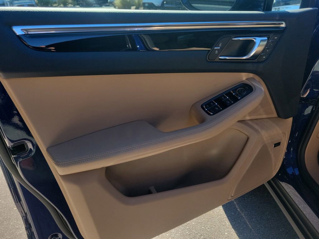 New 2026 Porsche Macan image 24