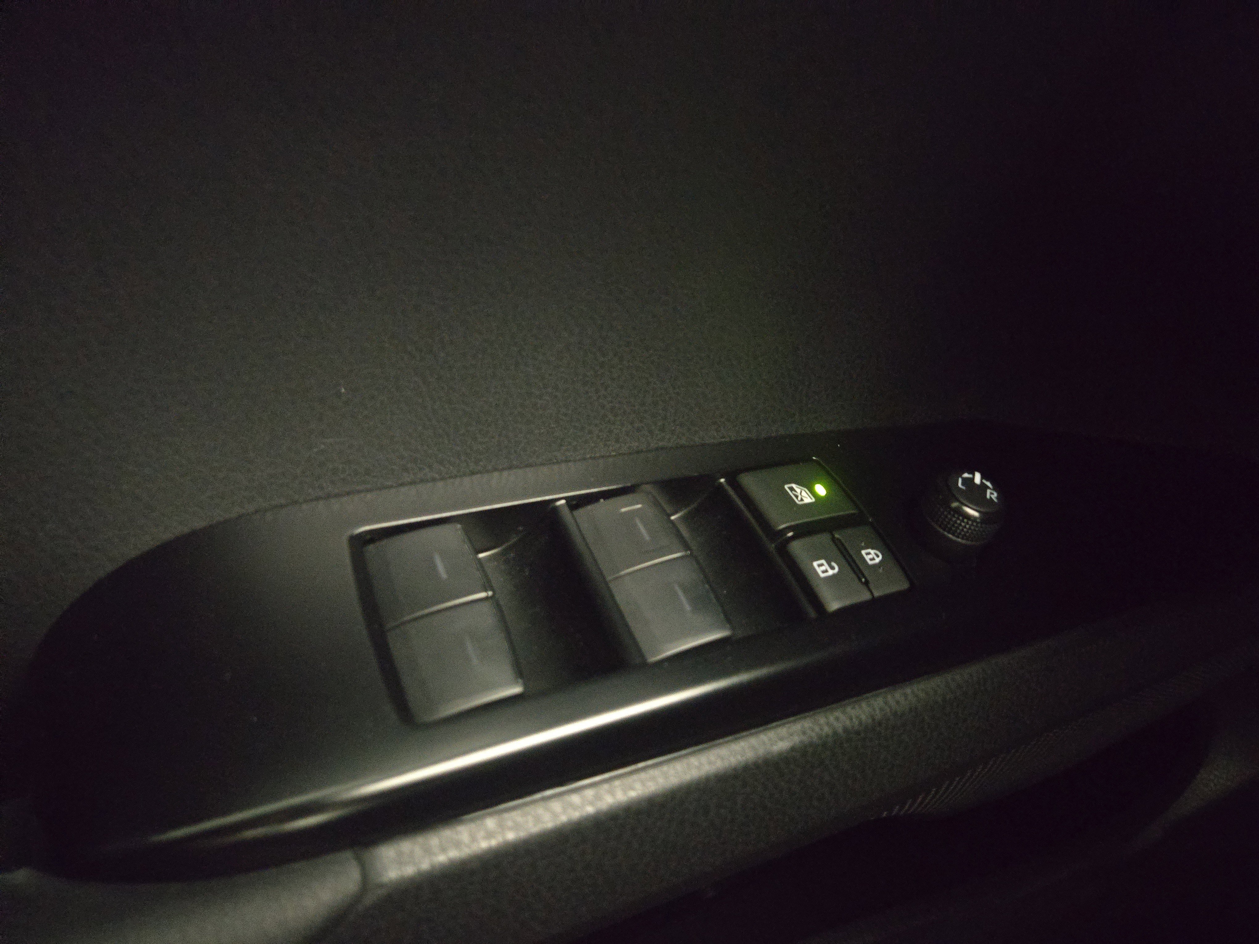 Used 2025 Toyota Camry SE FWD image 29