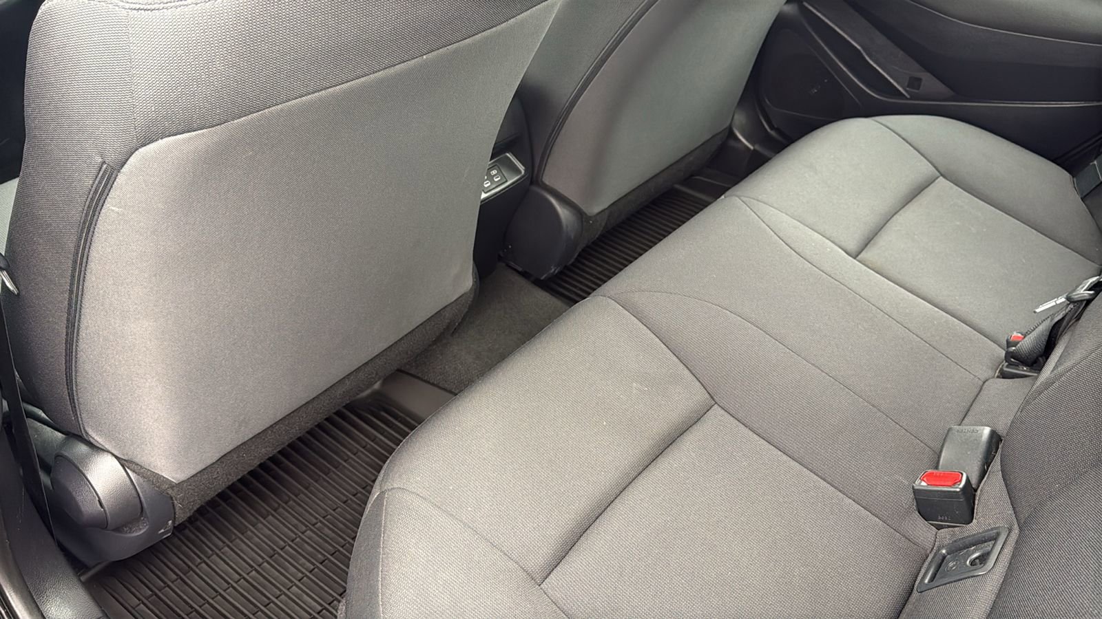 Certified 2025 Toyota Corolla LE image 21