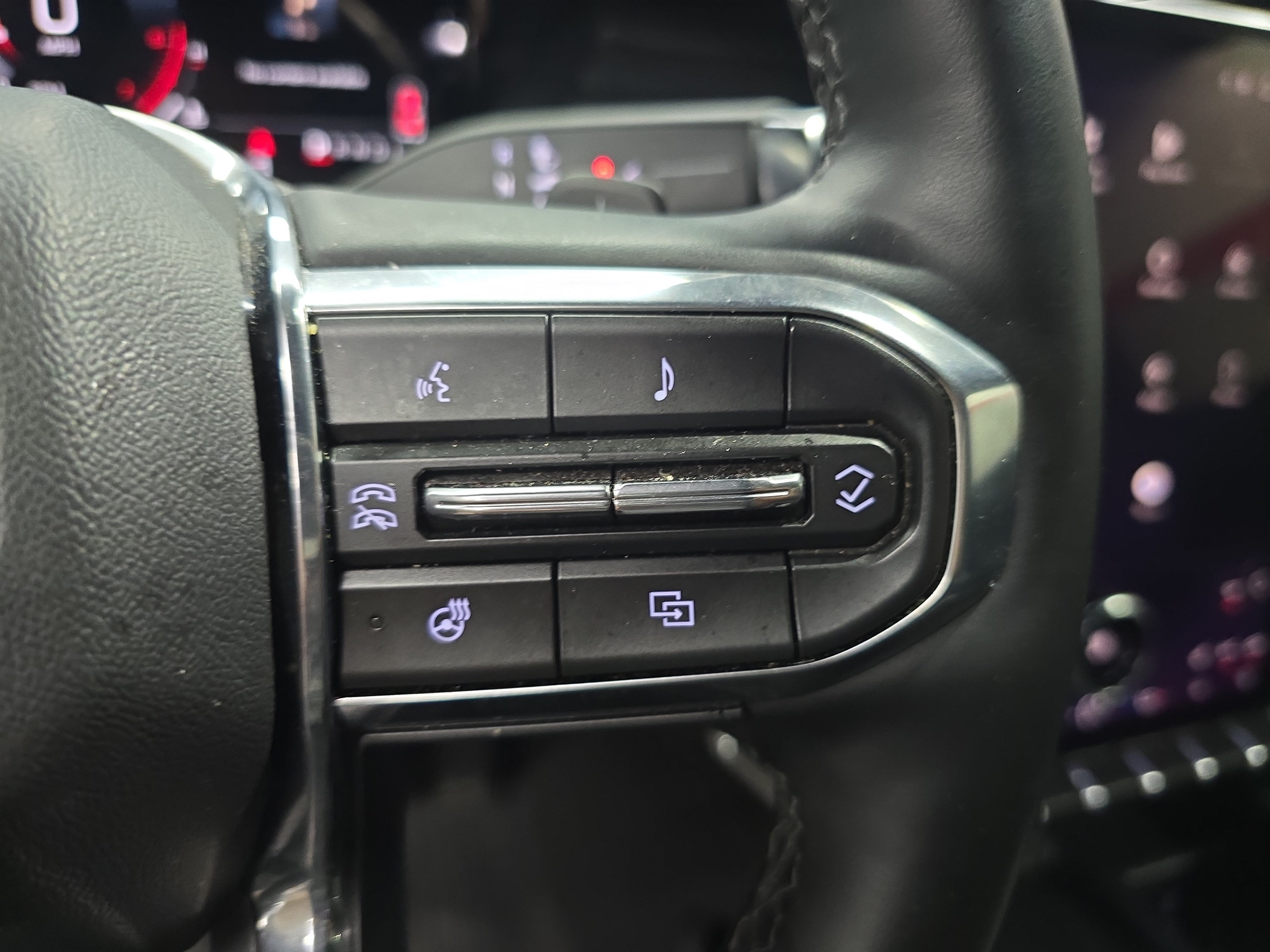 Used 2024 GMC Acadia Elevation FWD image 18