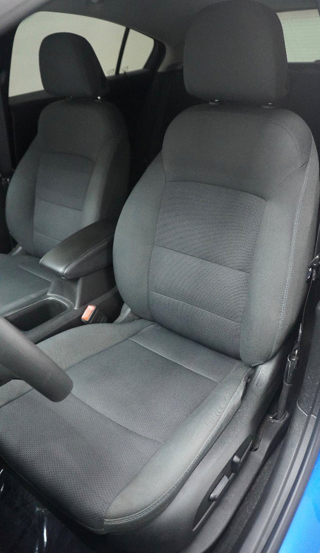 Used 2018 Chevrolet Cruze LT w/ Convenience Package FWD image 4