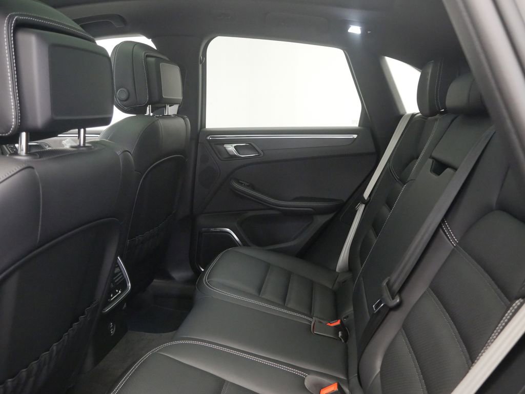 New 2026 Porsche Macan GTS AWD/4WD image 23