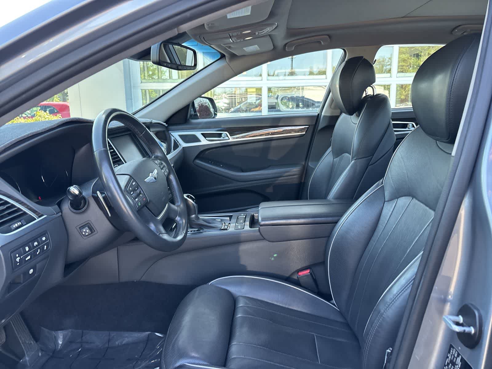 Used 2015 Hyundai Genesis 3.8 w/ Option Group 03 RWD image 8