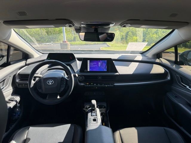 Used 2025 Toyota Prius XLE image 15