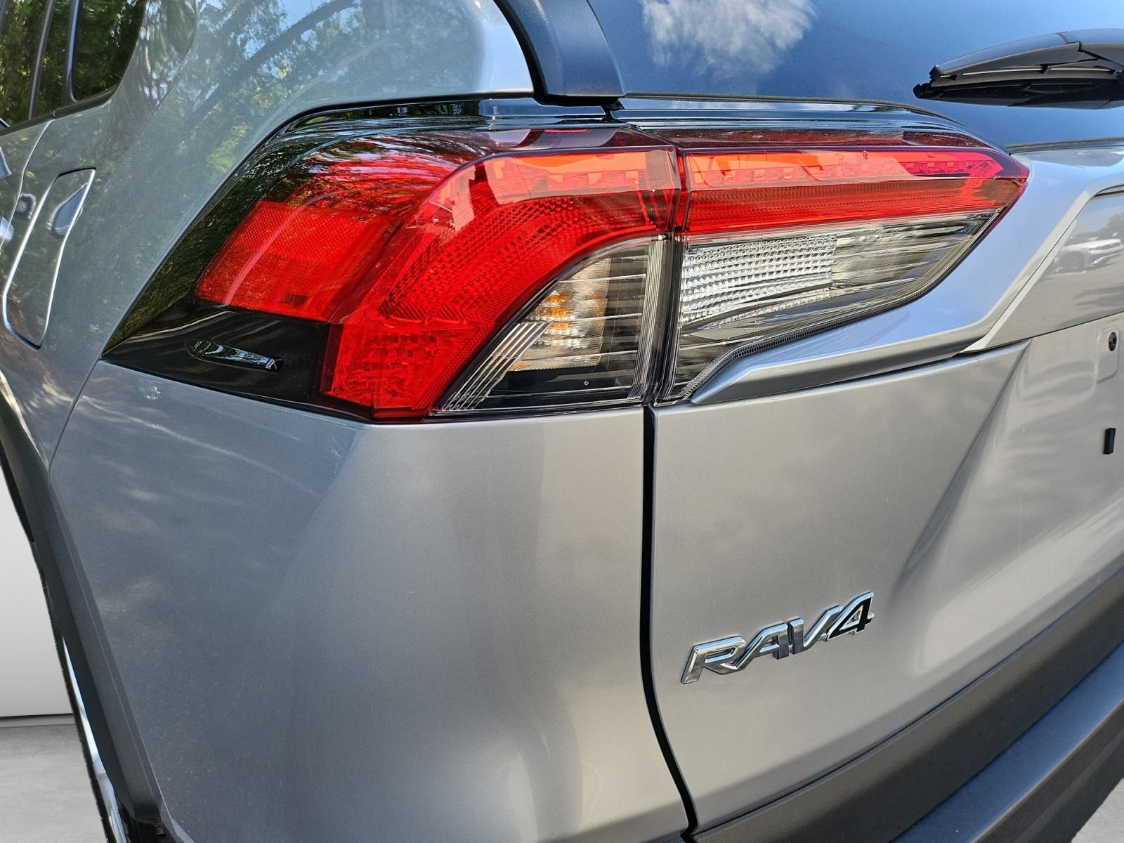 Used 2025 Toyota RAV4 LE FWD image 20