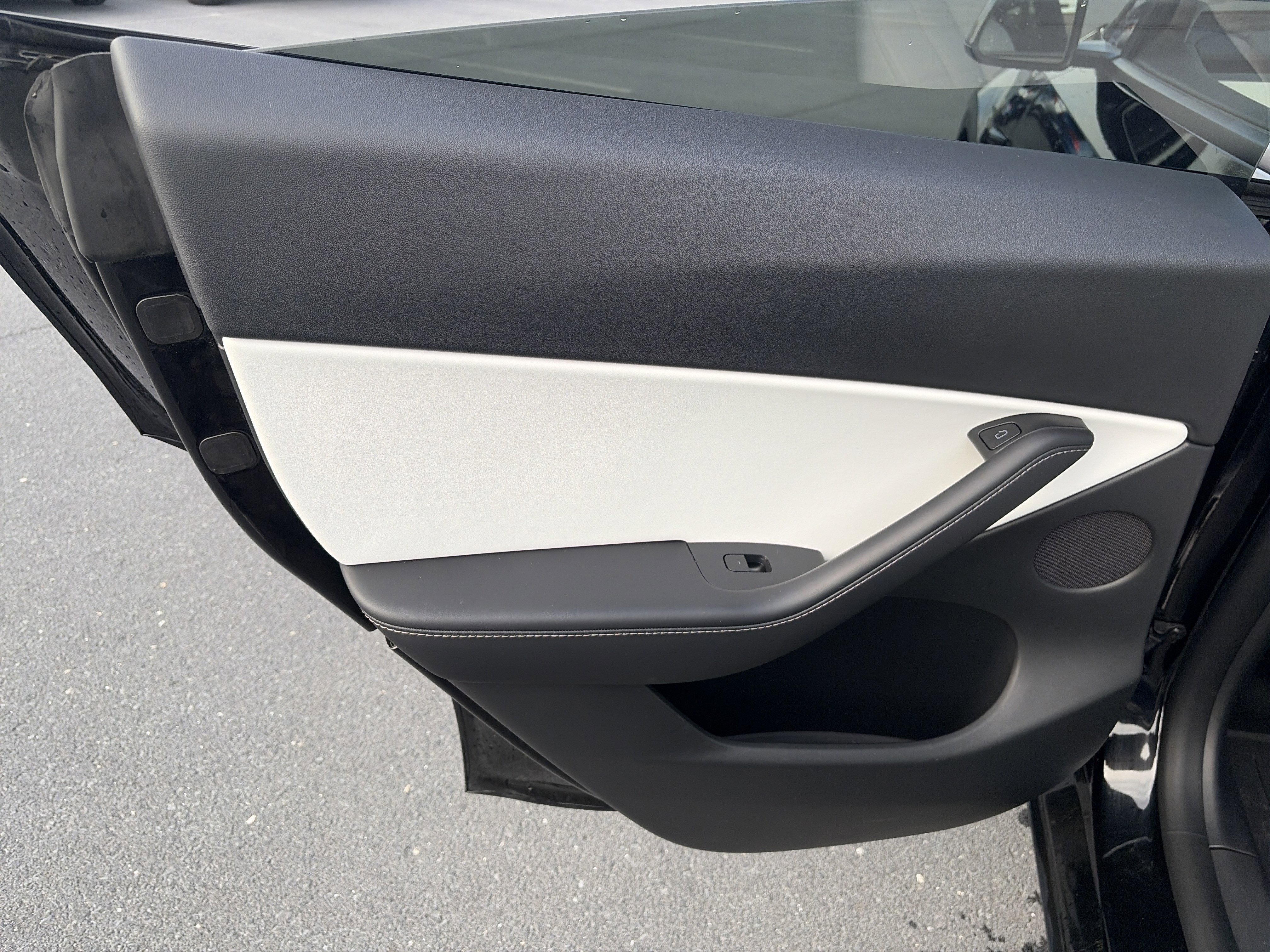 Used 2021 Tesla Model Y Long Range image 25