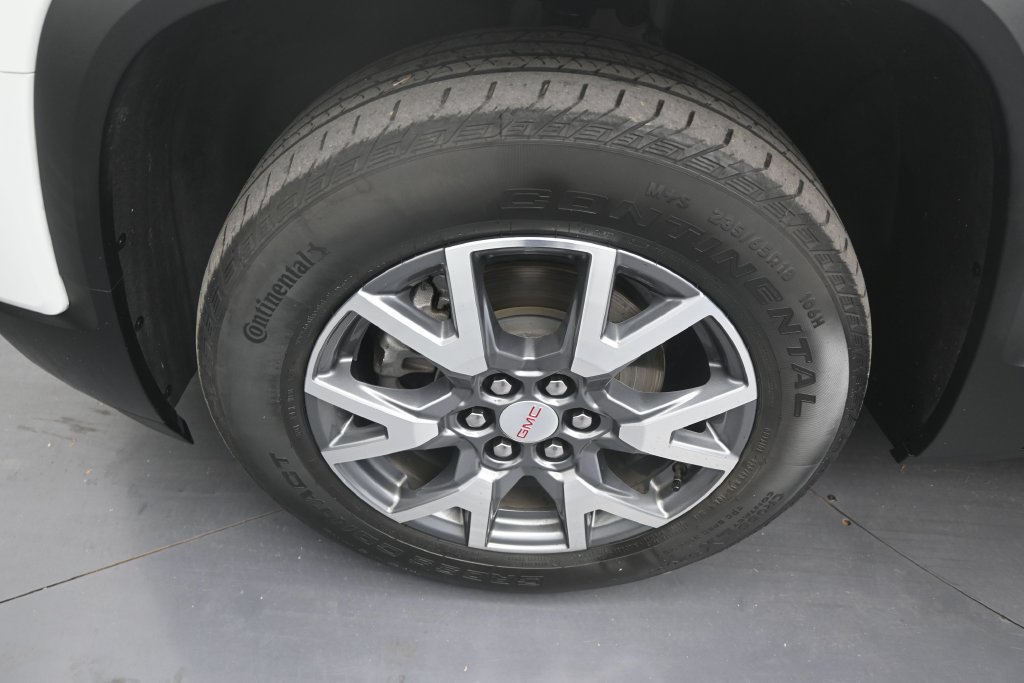 Used 2023 GMC Acadia SLT w/ Technology Package FWD image 9