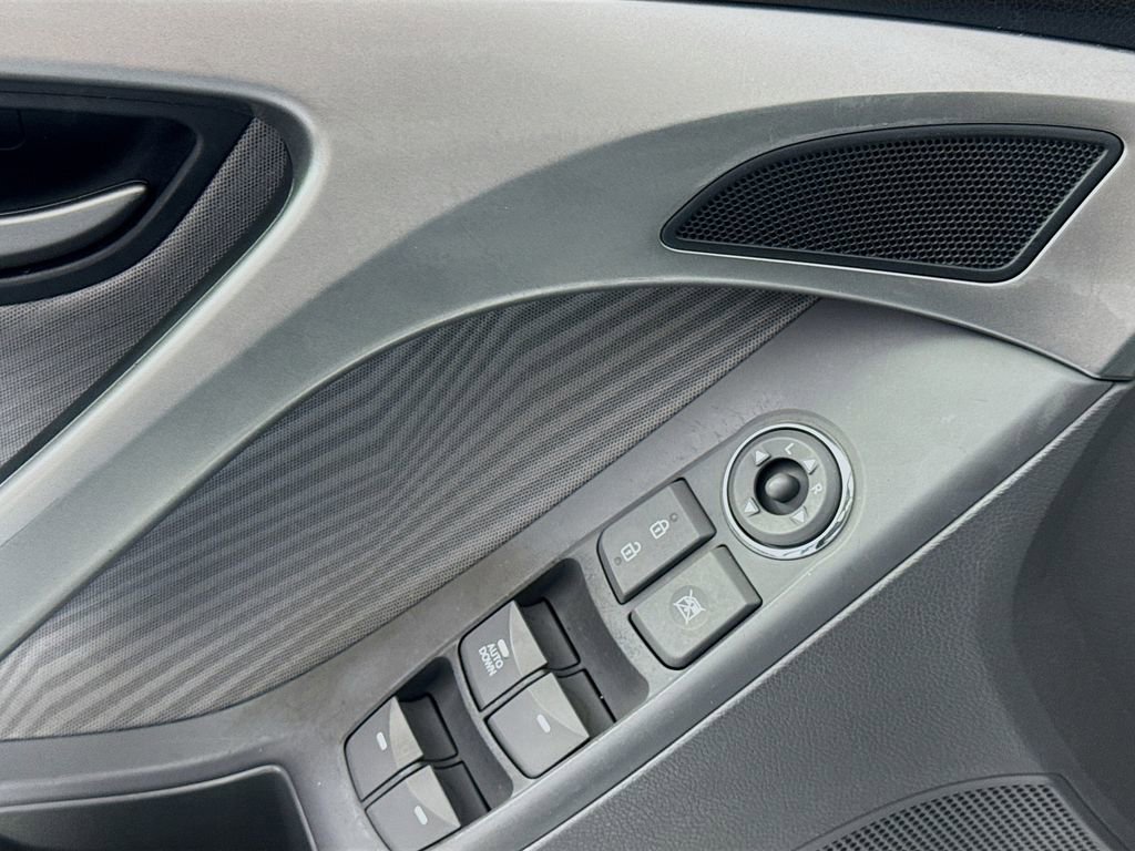 Used 2013 Hyundai Elantra GLS w/ Preferred Pkg image 19