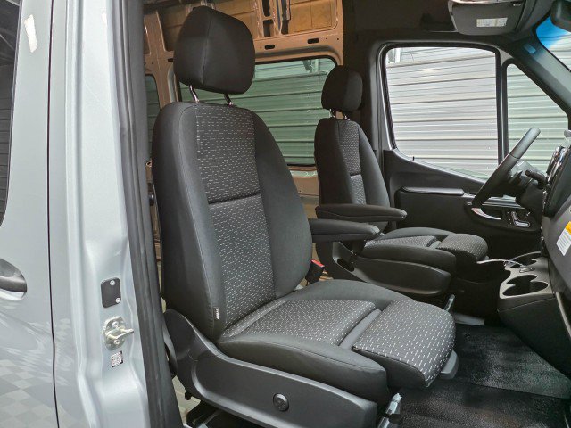 Used 2023 Mercedes-Benz Sprinter 3500 image 18
