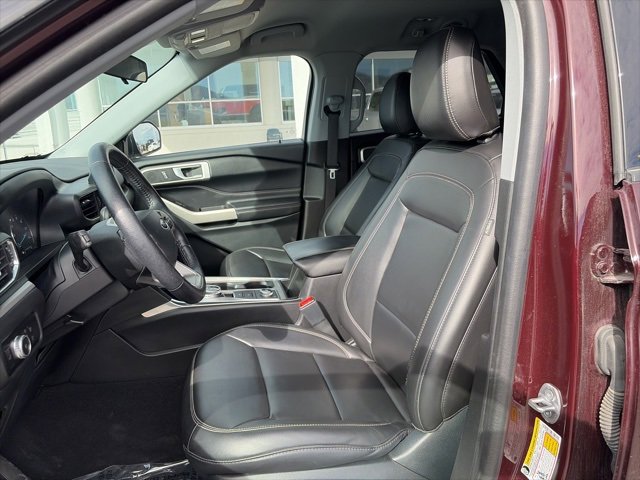 Used 2023 Ford Explorer XLT w/ Equipment Group 202A image 12
