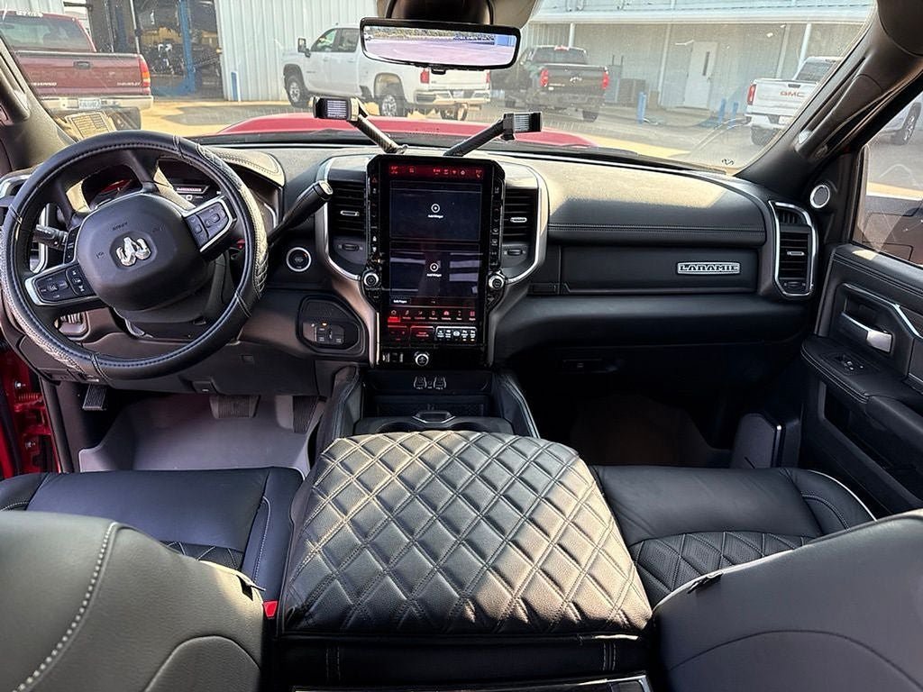 Used 2026 RAM 3500 Laramie AWD/4WD image 12