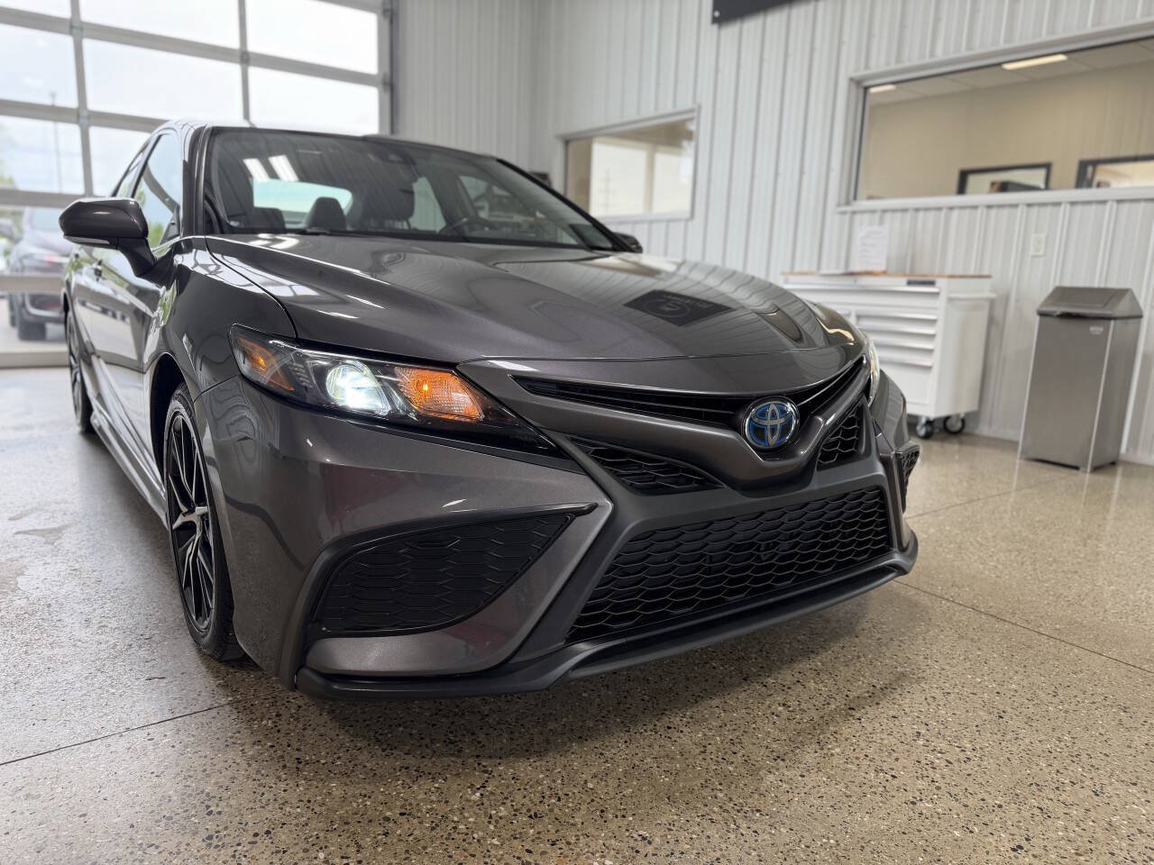 Used 2023 Toyota Camry SE FWD image 33