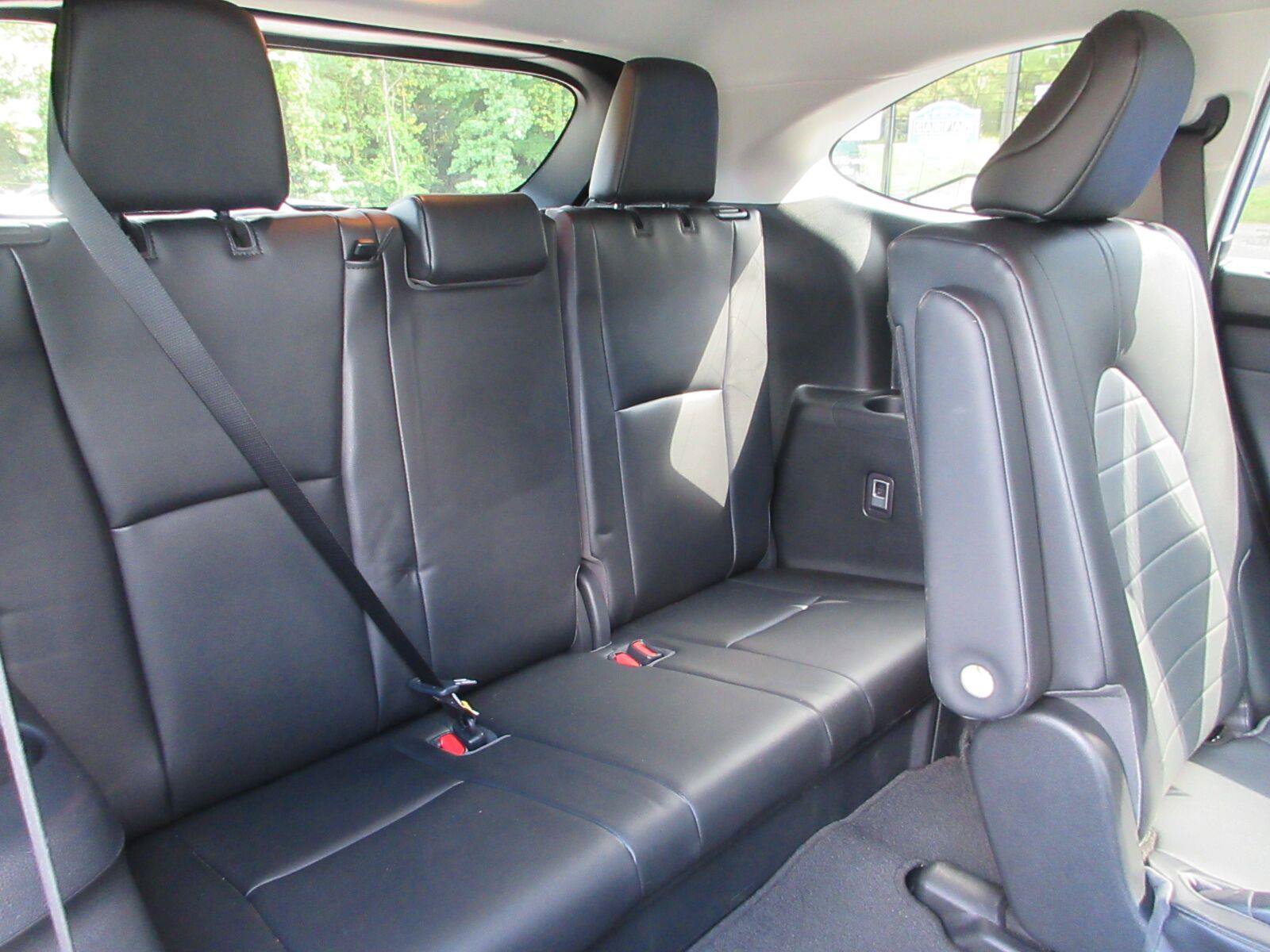 Used 2023 Toyota Highlander XLE FWD image 19