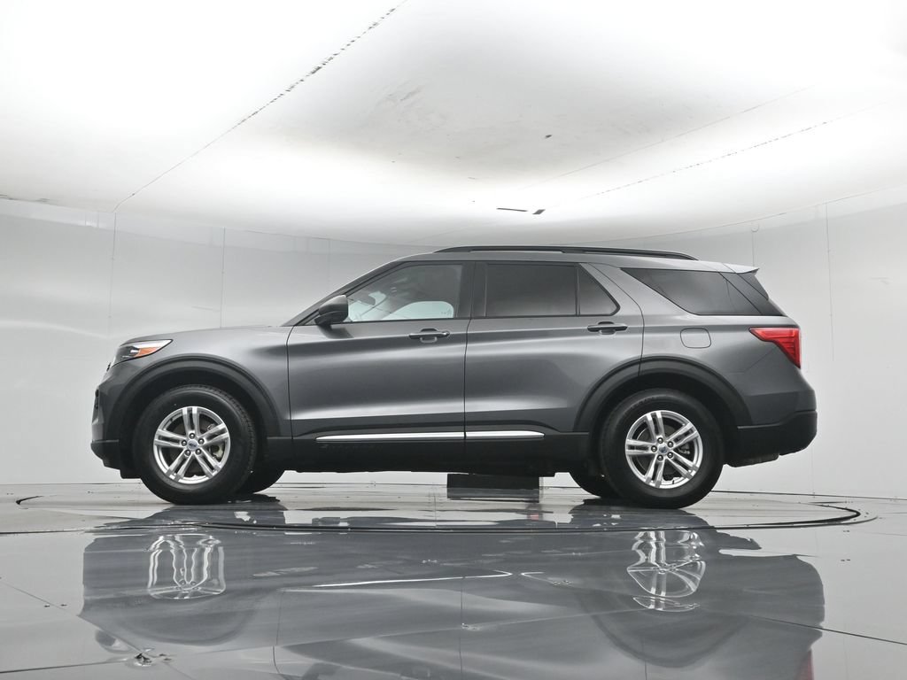 Used 2023 Ford Explorer XLT RWD image 7