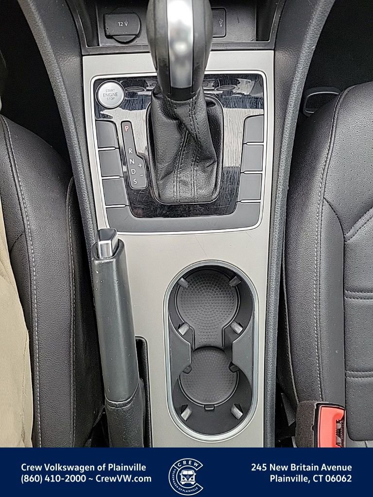 Certified 2022 Volkswagen Passat 2.0T SE FWD image 9