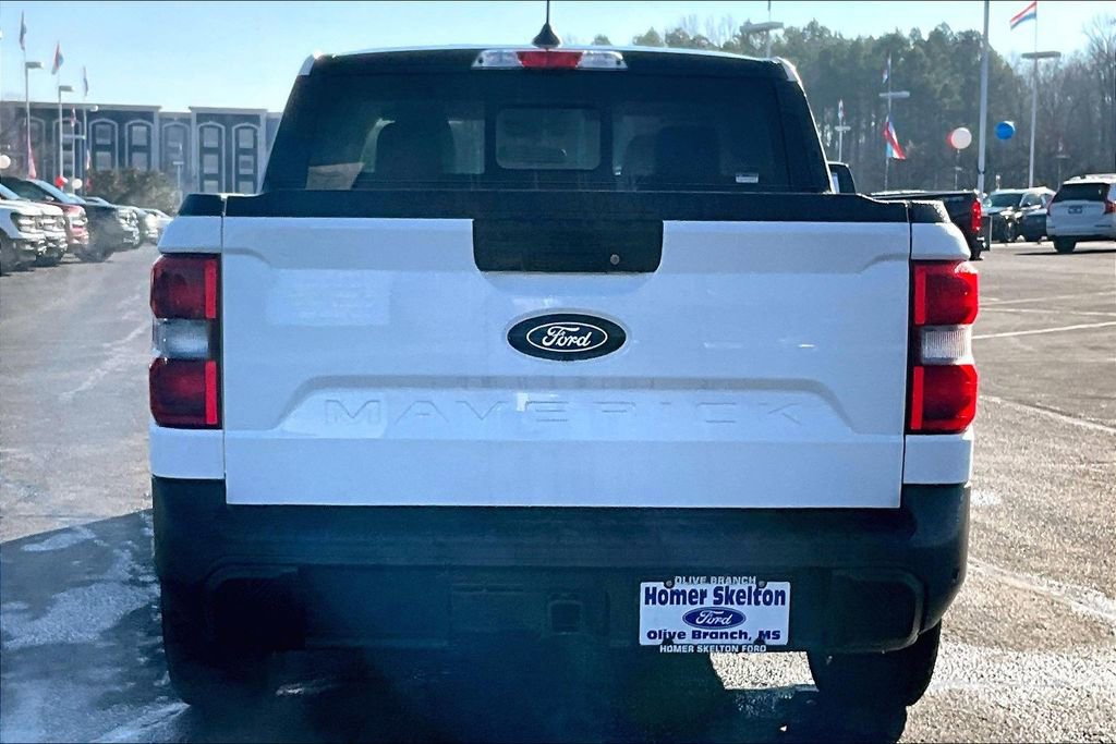 New 2026 Ford Maverick Lariat w/ Black Appearance Package image 4