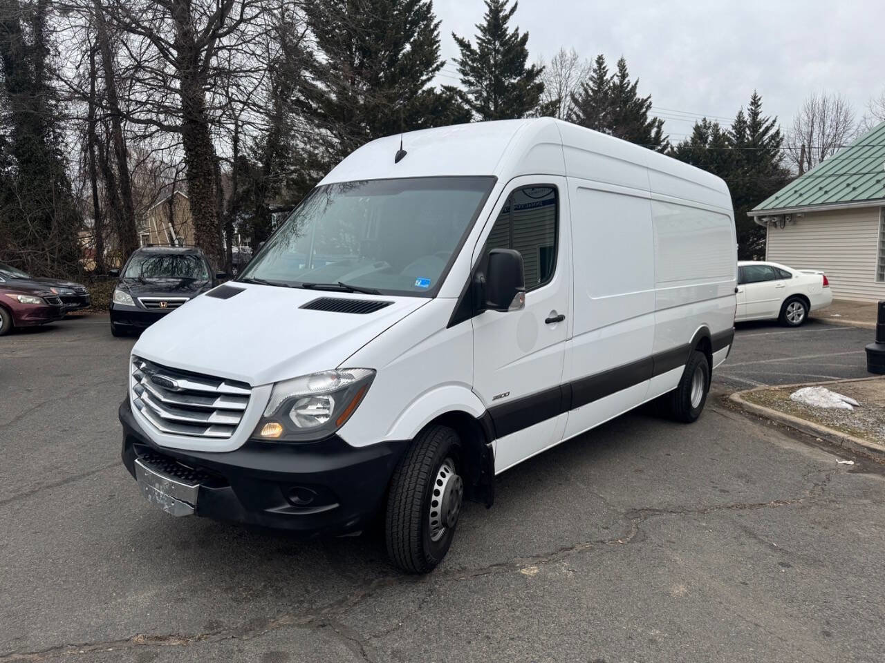 Used 2014 Freightliner Sprinter 3500 image 3