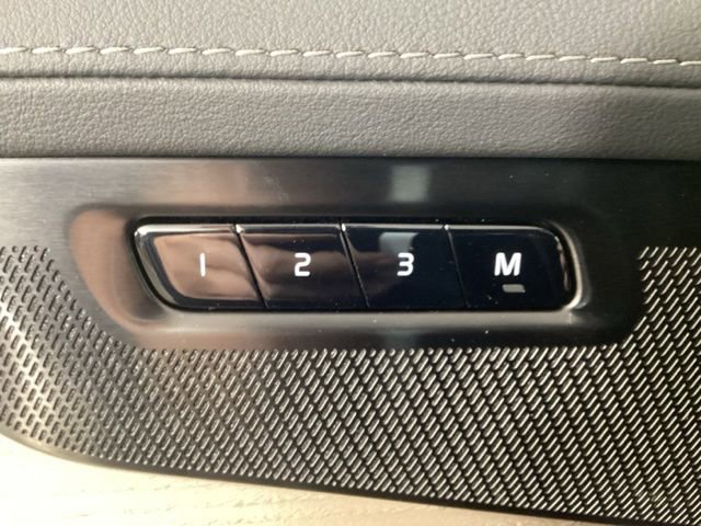 New 2026 Volvo XC90 B6 Plus w/ Protection Package Premier image 17