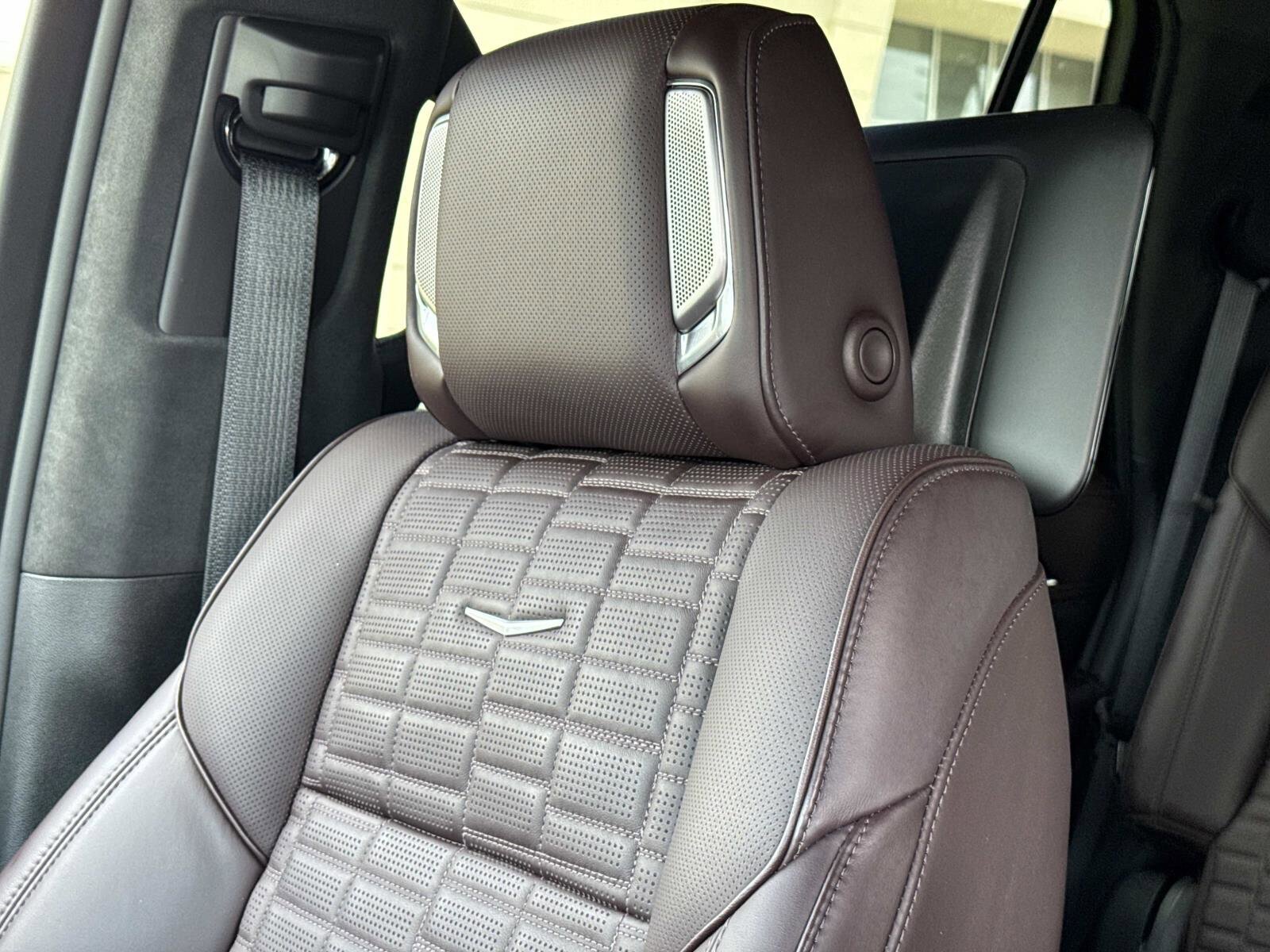 Used 2024 Cadillac Escalade Sport Platinum w/ Heavy-Duty Trailer Package AWD/4WD image 24