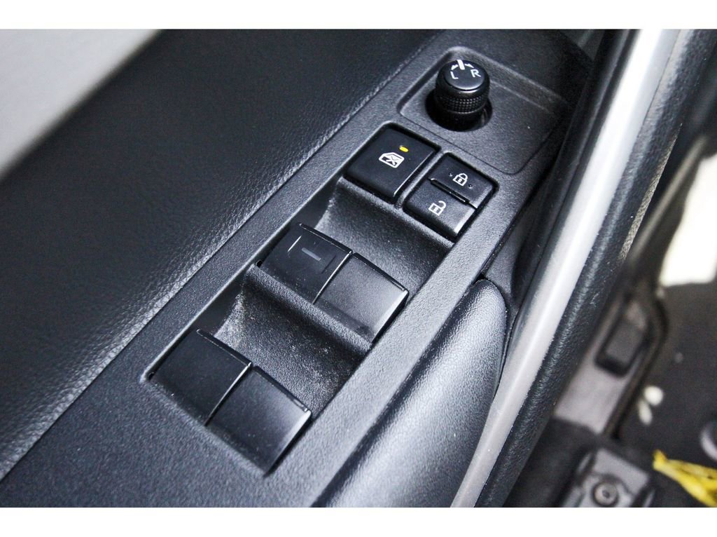 Used 2022 Toyota Corolla Cross LE FWD image 23