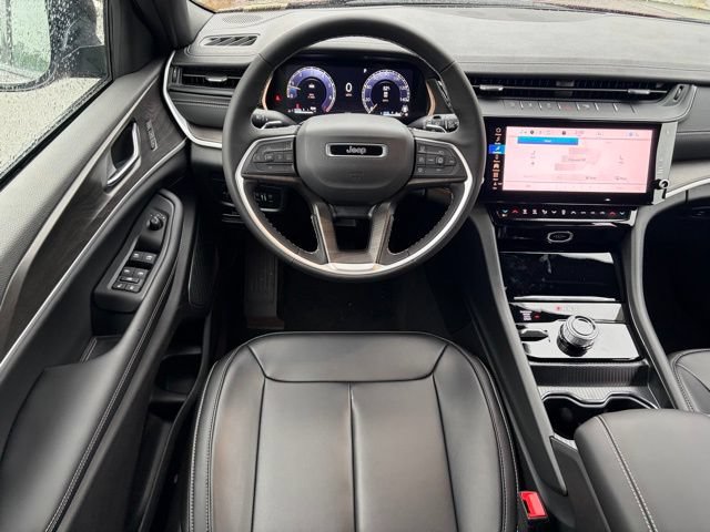 New 2026 Jeep Grand Cherokee L Limited w/ Limited Altitude Package AWD/4WD image 39