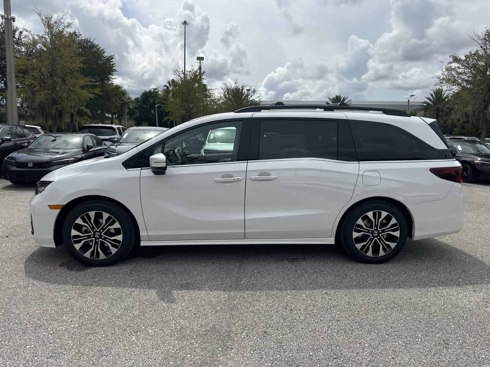 New 2027 Honda Odyssey Elite image 3