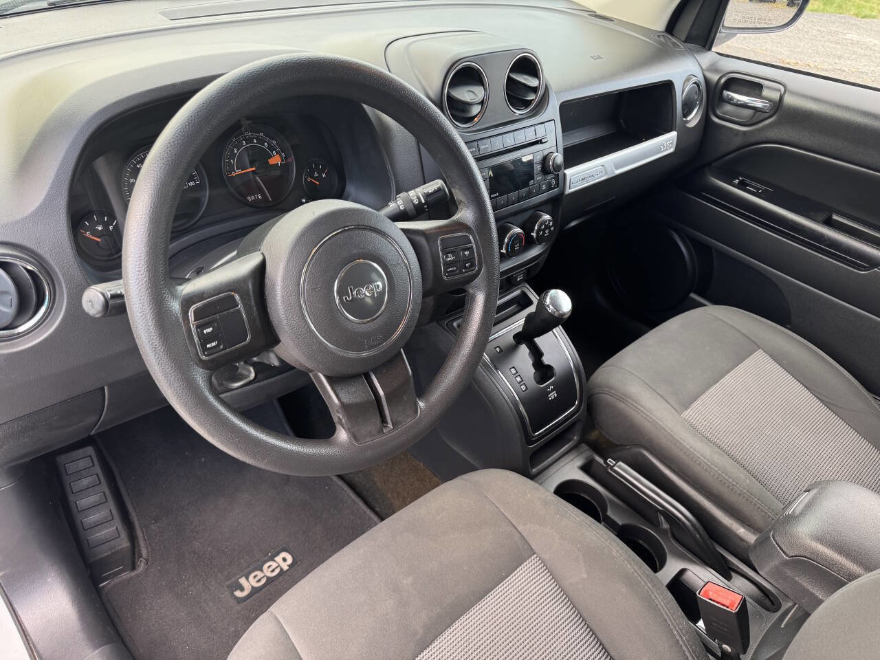 Used 2016 Jeep Compass Sport w/ Power Value Group image 13