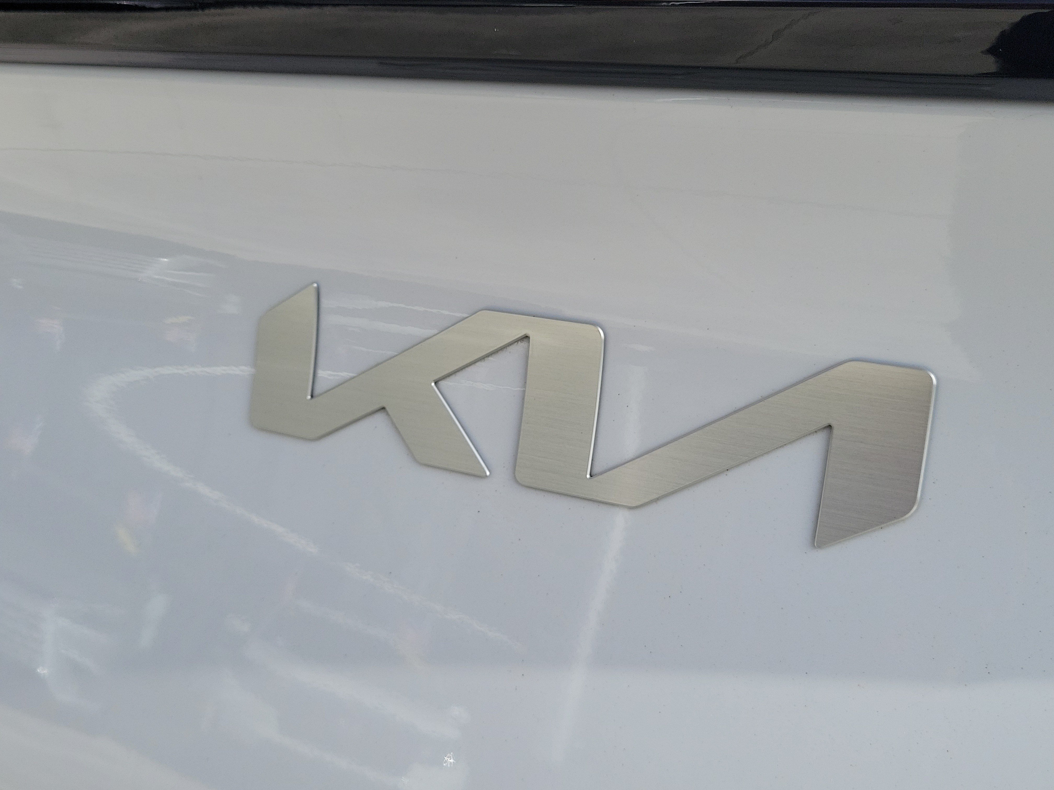 Used 2025 Kia Sportage EX w/ Premium Package FWD image 9