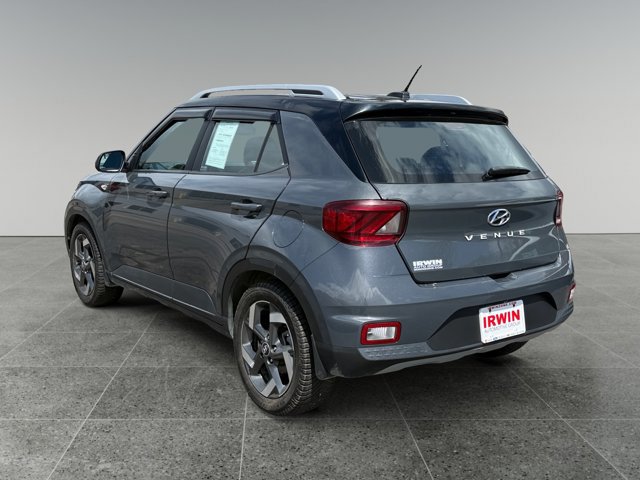 Used 2023 Hyundai Venue Limited w/ Cargo Package image 3