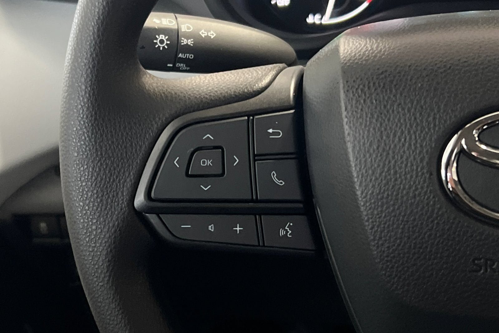 New 2026 Toyota Sienna LE FWD image 27