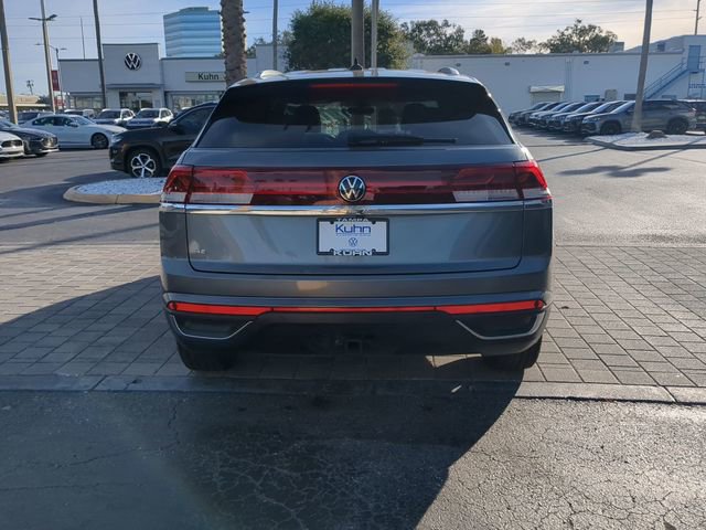 Certified 2024 Volkswagen Atlas Cross Sport SE image 5