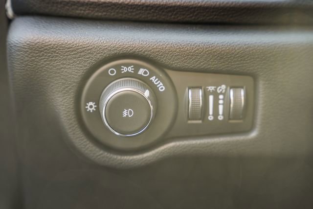 New 2026 Chrysler Pacifica Select image 47