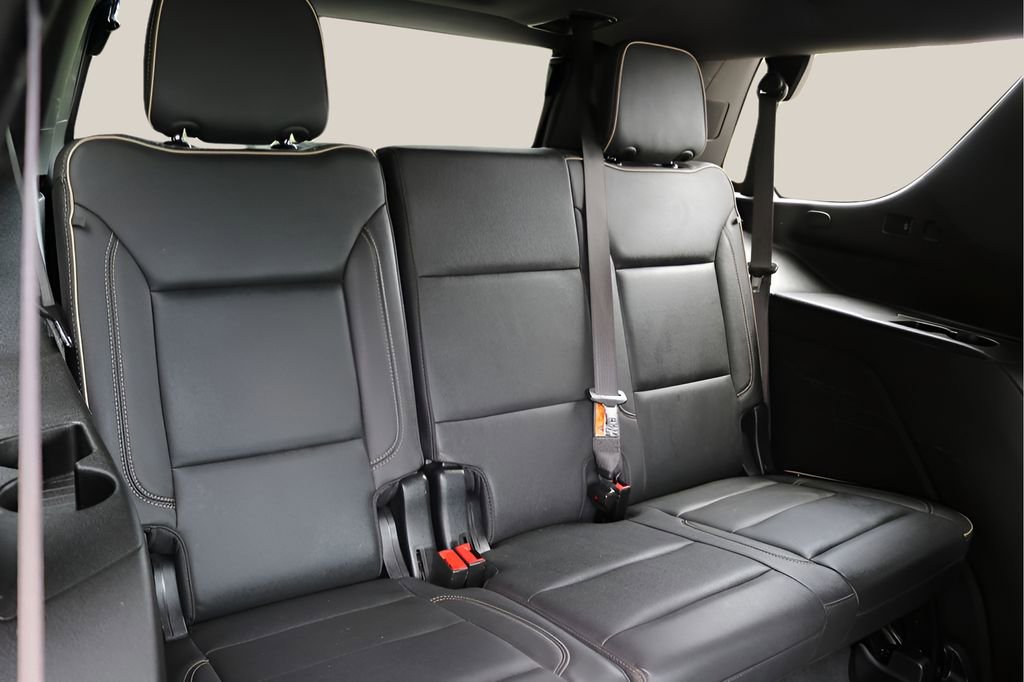 Used 2025 Chevrolet Tahoe Premier AWD/4WD image 19