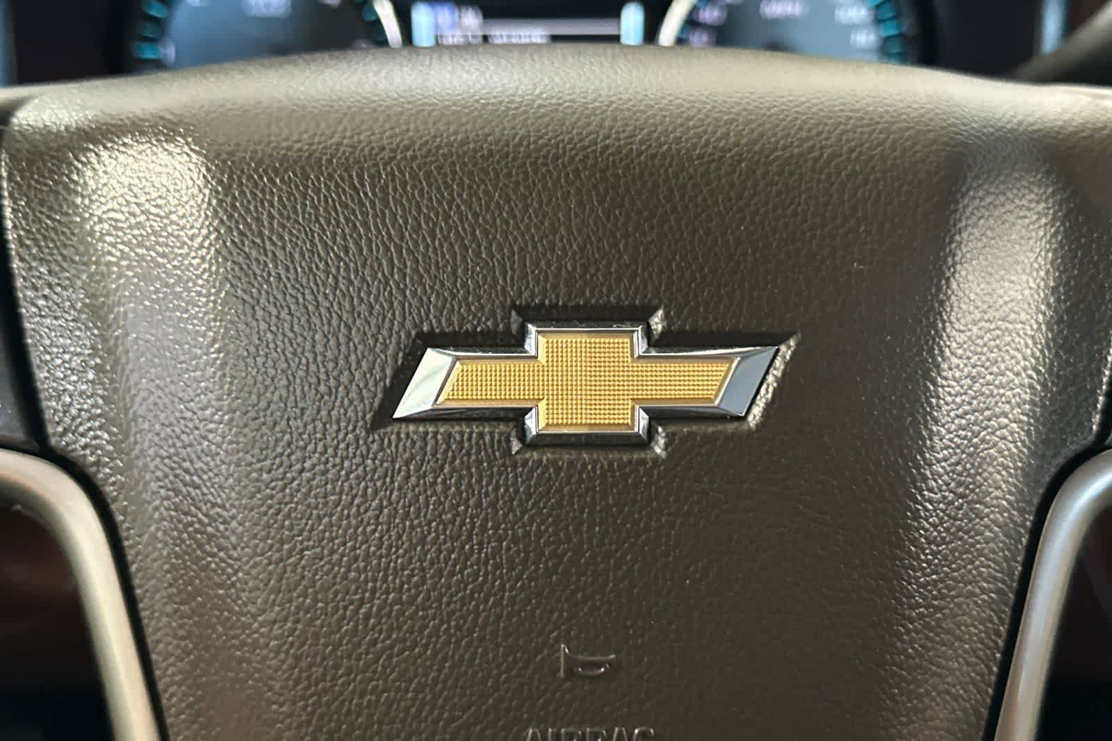 Used 2015 Chevrolet Silverado 1500 High Country w/ High Country Premium Package AWD/4WD image 34