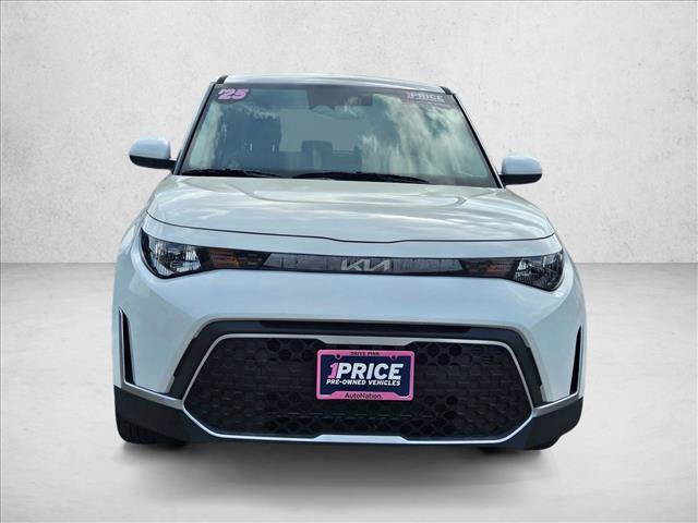 Used 2025 Kia Soul LX w/ LX Technology Package FWD image 2