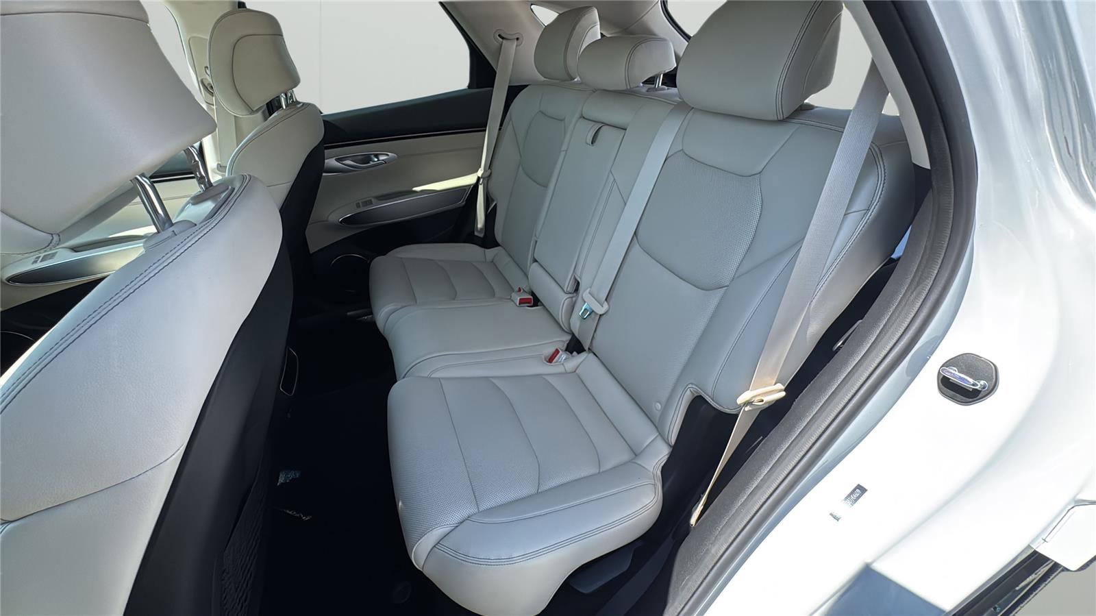 Used 2026 Genesis GV70 2.5T Select image 11