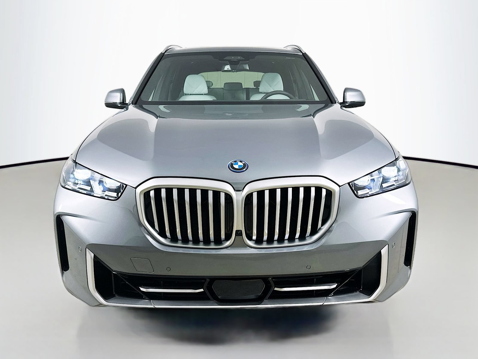 New 2026 BMW X5 xDrive50e w/ Executive Package AWD/4WD image 2