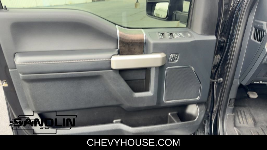 Used 2022 Ford F350 Lariat w/ Chrome Package image 13