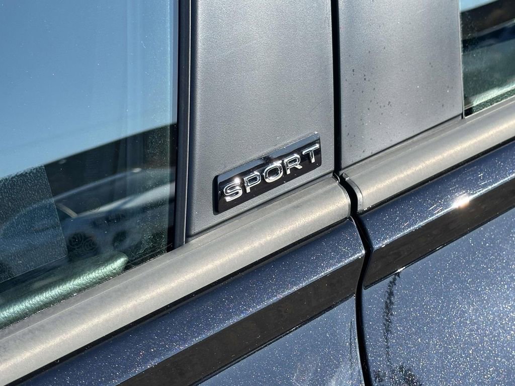 Used 2025 Volkswagen Jetta Sport image 10