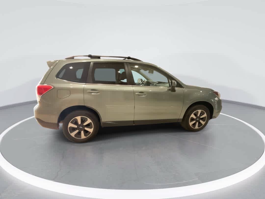 Used 2017 Subaru Forester 2.5i Limited AWD/4WD image 9