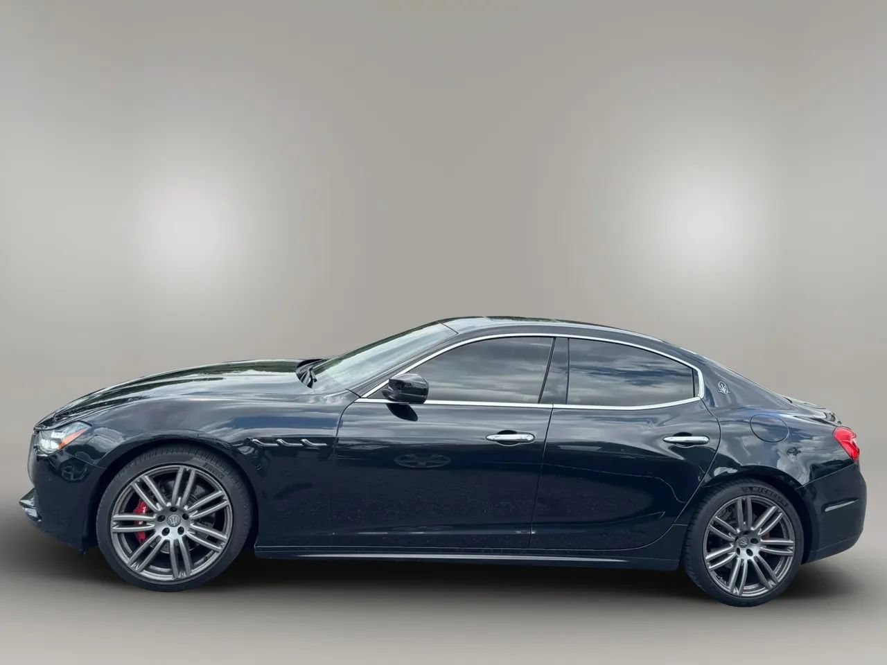 Used 2017 Maserati Ghibli S RWD image 5