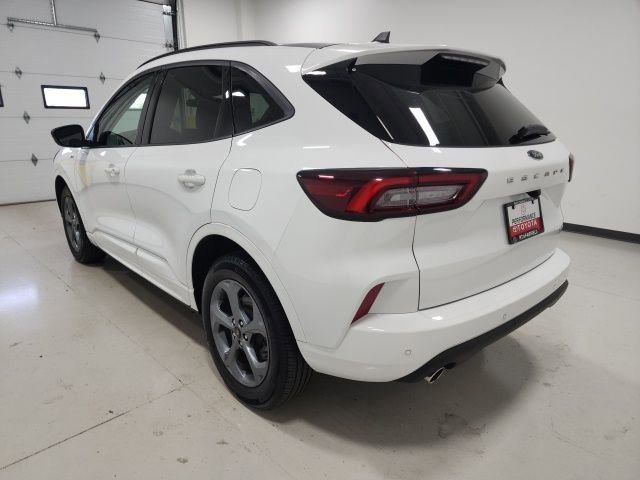 Used 2023 Ford Escape ST-Line w/ Tech Pack #1 AWD/4WD image 6