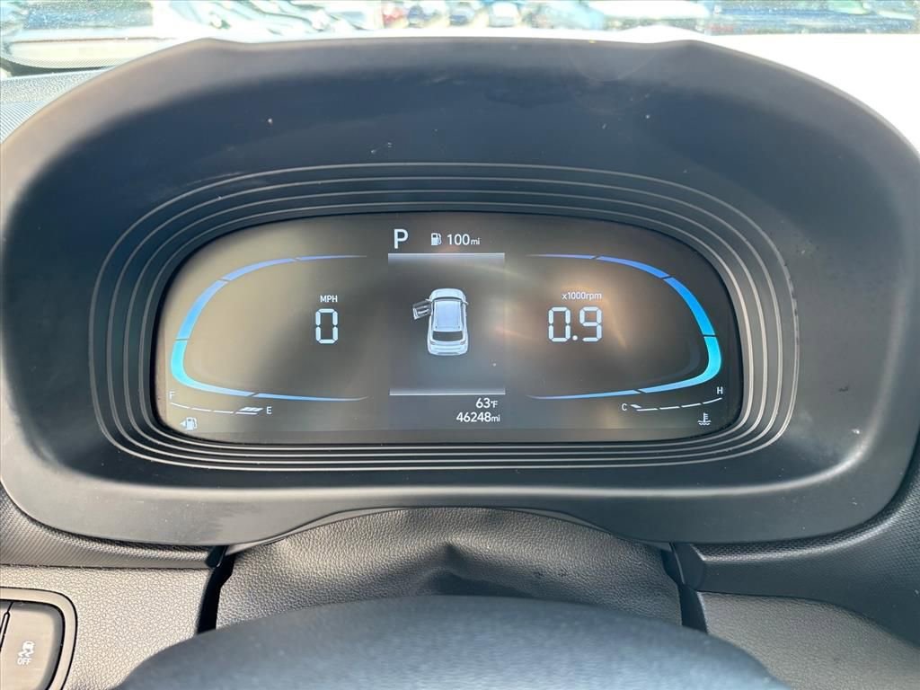 Used 2023 Hyundai Venue FWD image 15