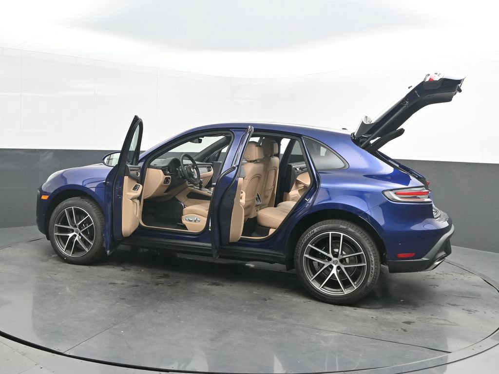 Certified 2026 Porsche Macan AWD/4WD image 43