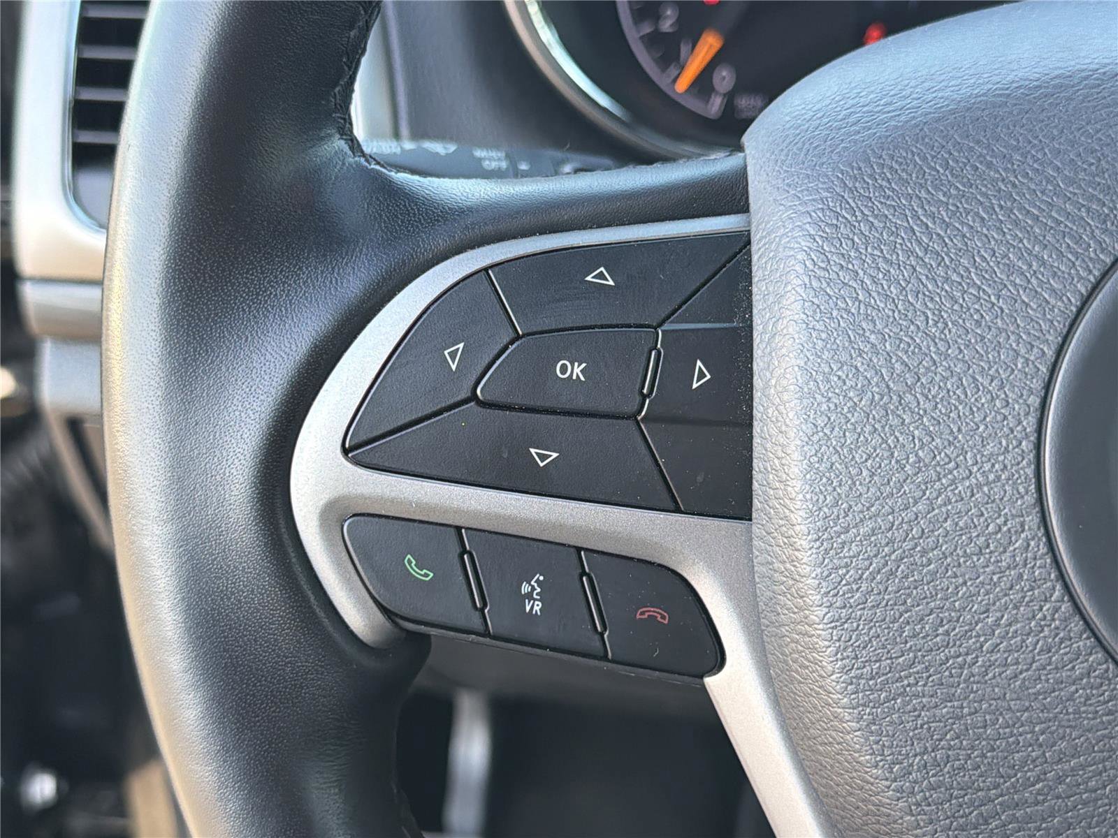 Used 2021 Jeep Grand Cherokee Laredo X image 25