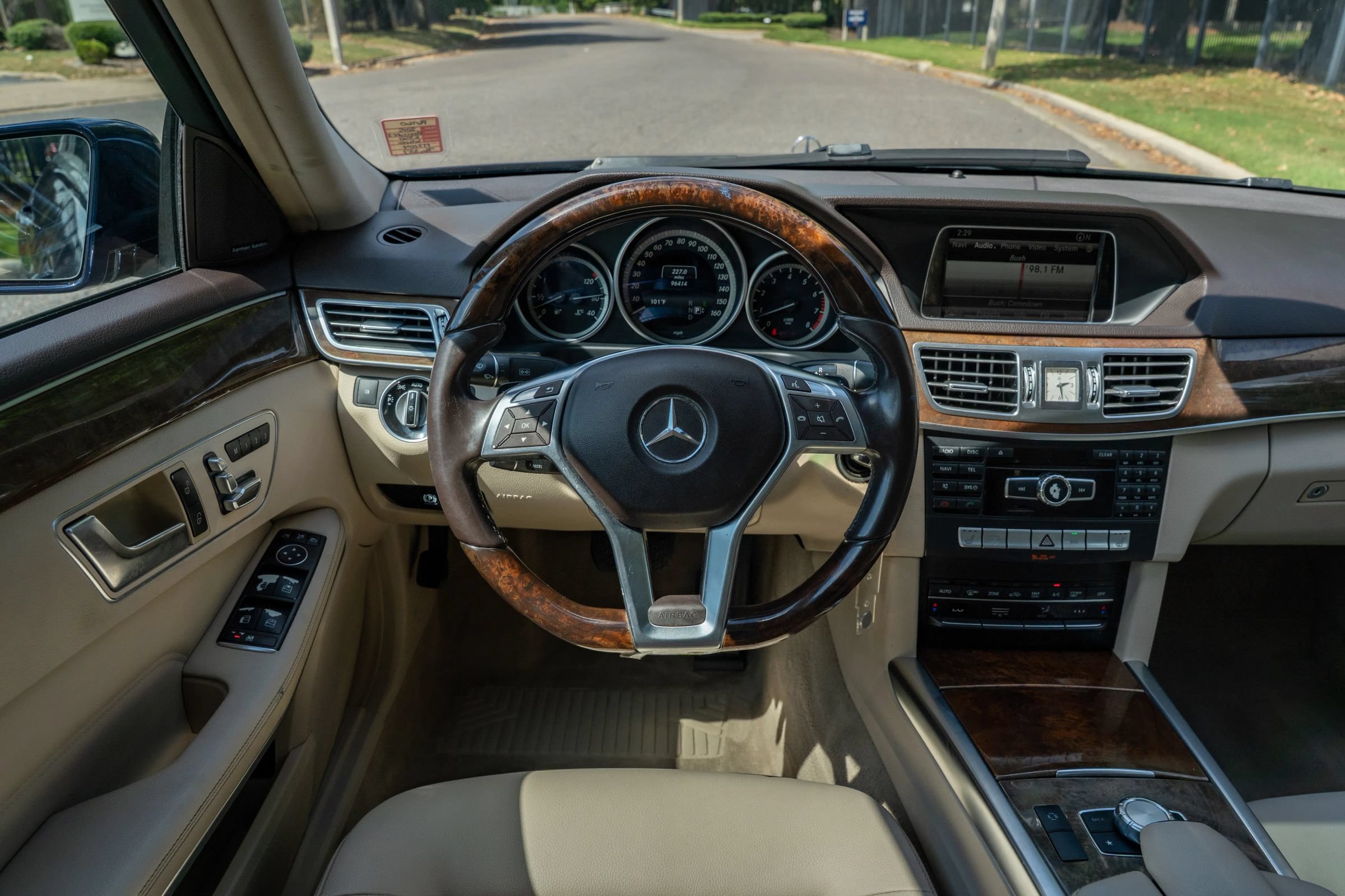 Used 2015 Mercedes-Benz E 350 4MATIC Sedan image 18