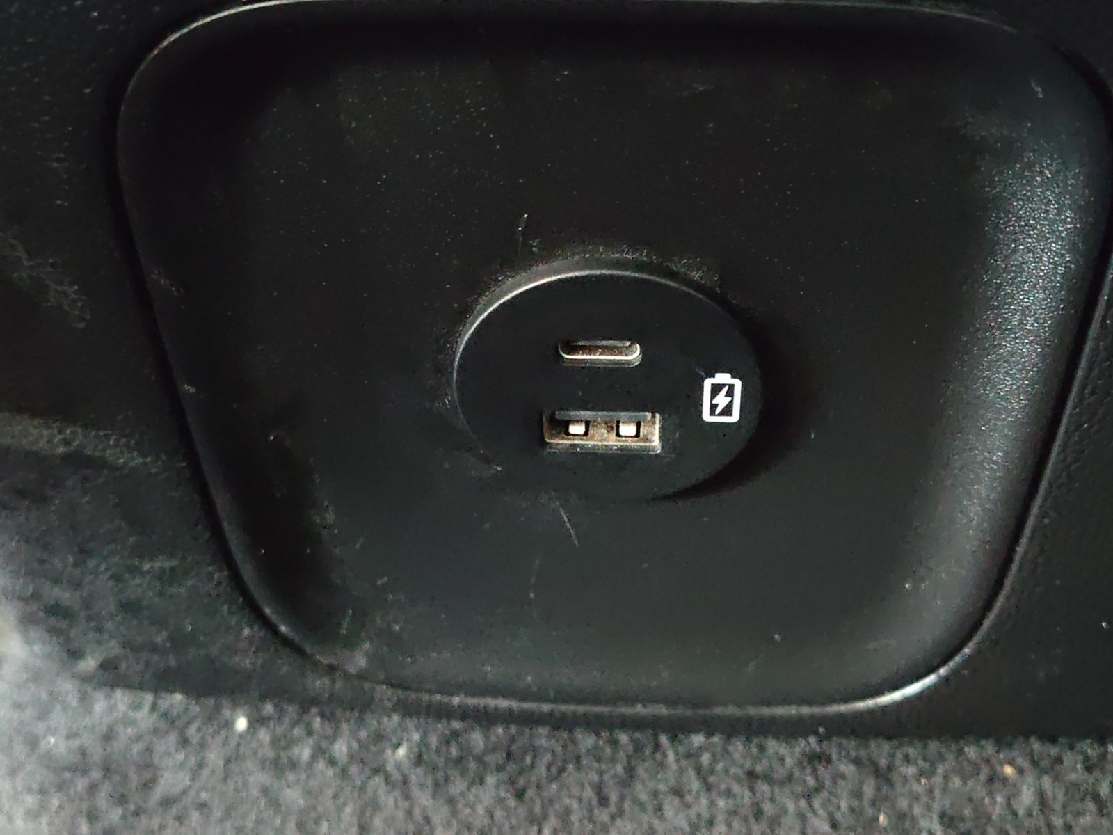 Used 2022 Ford Escape SE w/ SE Sport Appearance Package FWD image 29