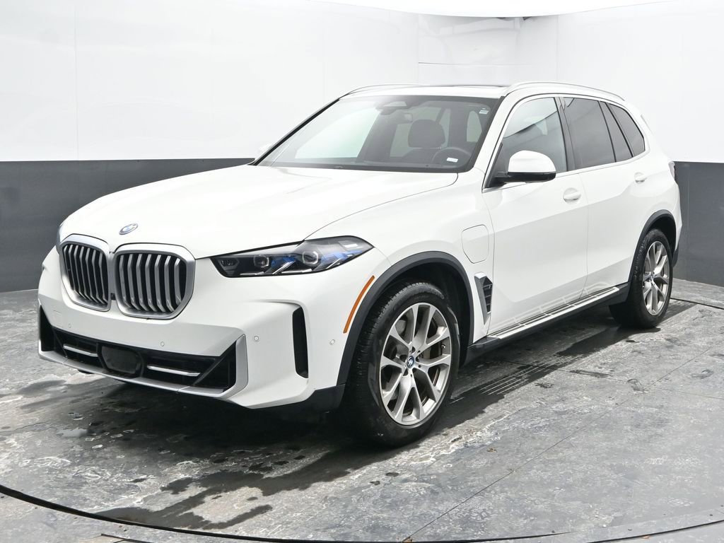 Used 2024 BMW X5 xDrive50e image 6